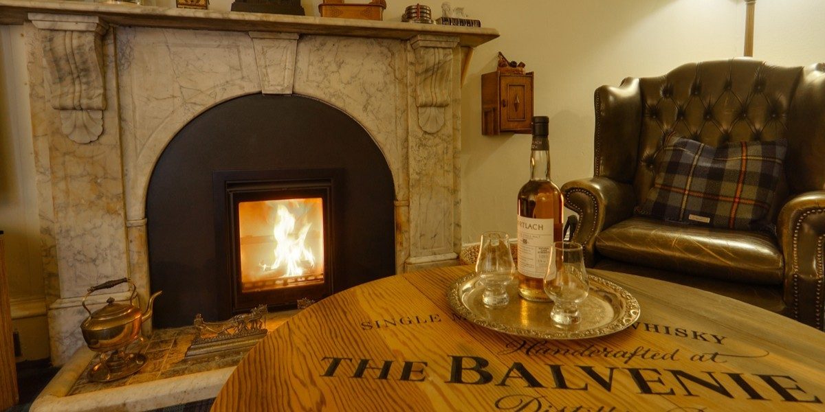 Cosy Winter Retreat in the Ferguson Lounge, Open fire and Whisky